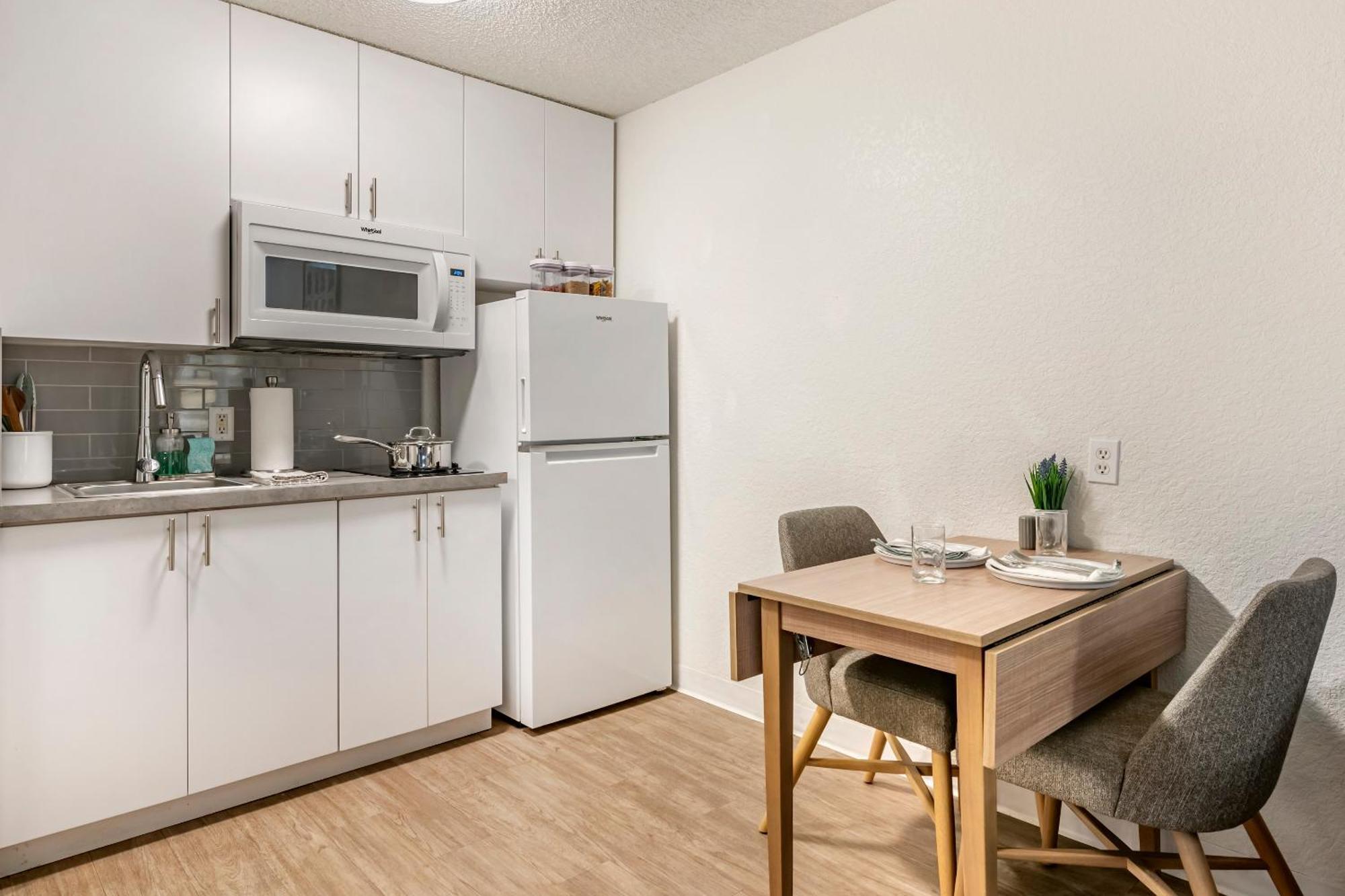 Intown Suites Extended Stay Marietta Ga - Town Center 케네쏘 외부 사진